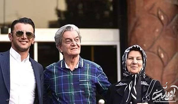 امین حیاییو پدر و مادرش